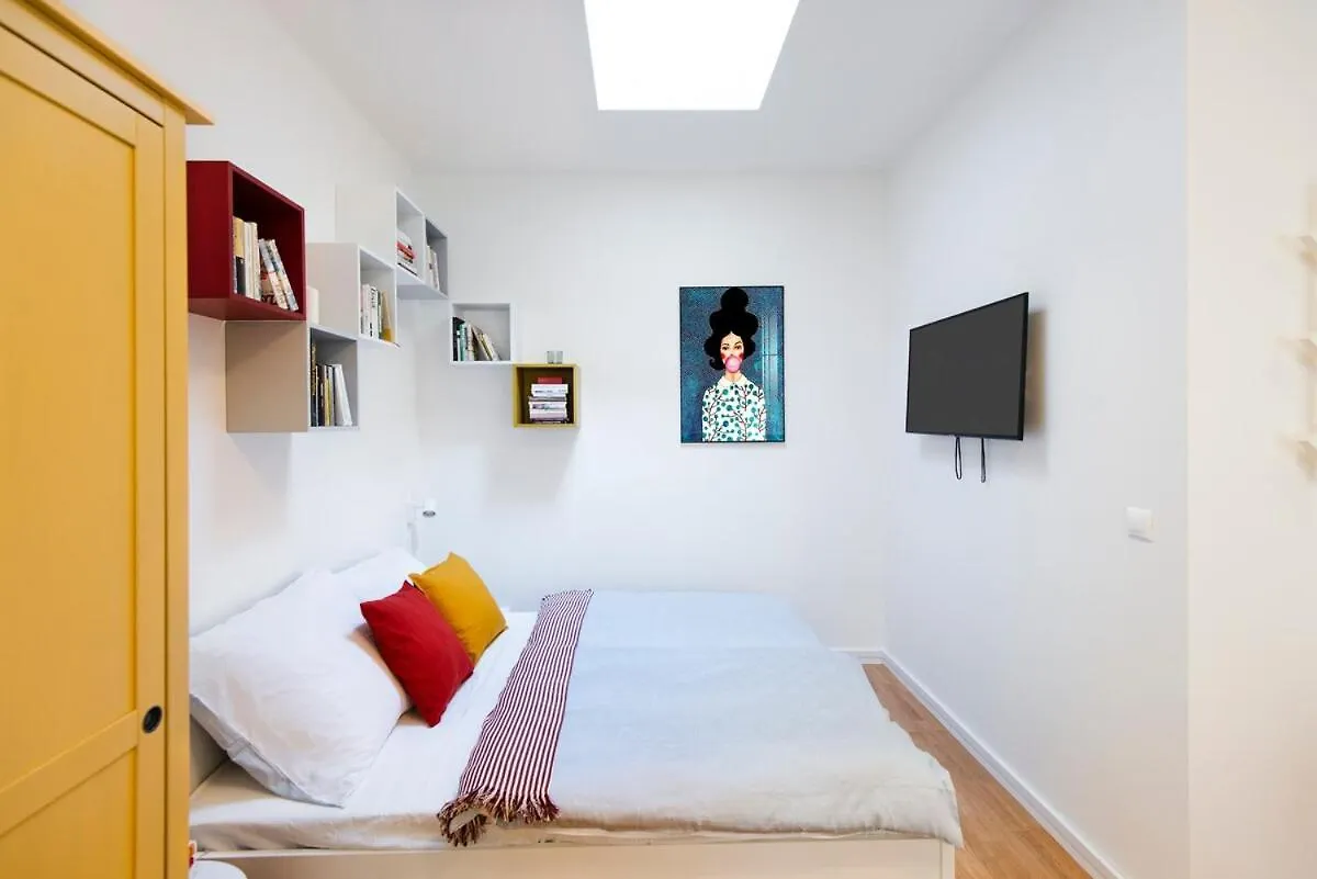Daire Cute Cozy Home On Charles Square Prag